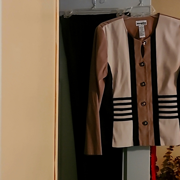 Pant suit - Picture 1 of 1